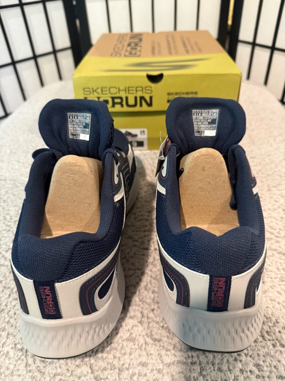 Skechers GO RUN Consistent 2.0 Navy Red Men’s Size 9 Athletic Running Shoes NEW - Picture 2 of 5
